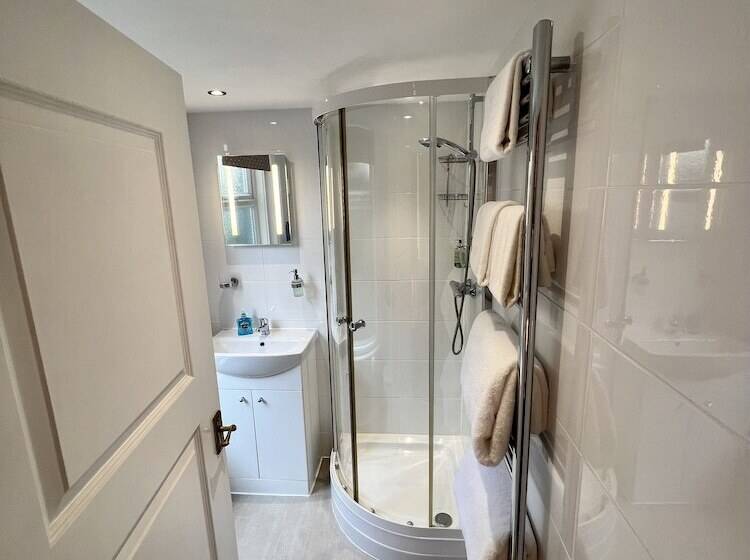 Стандартный Номер Нижний Этаж, Birkdale Guest House