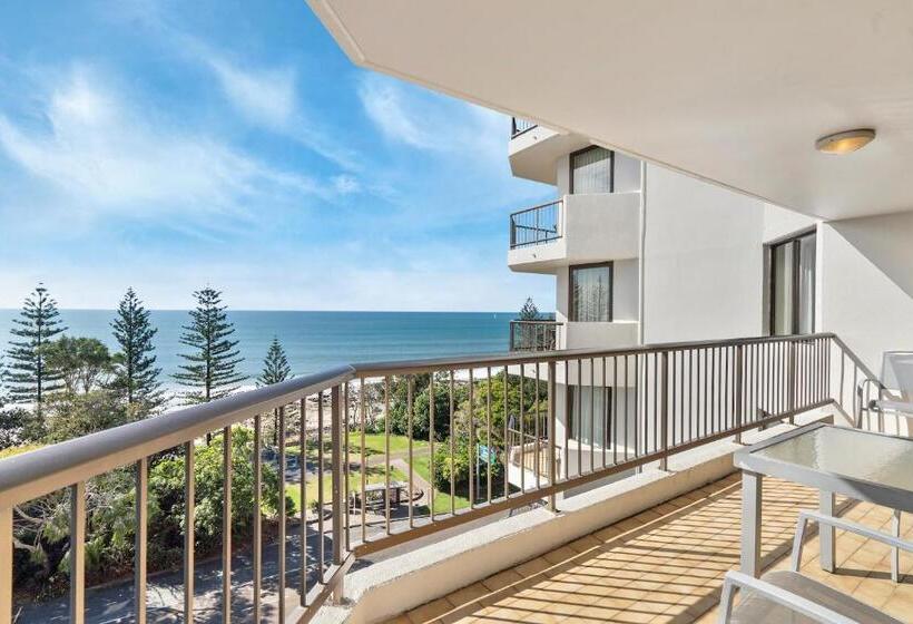 Superior 3-bedroom flat with sea view, Seaview Resort