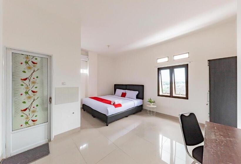 Номер Deluxe, Reddoorz @ Suryakencana Bogor