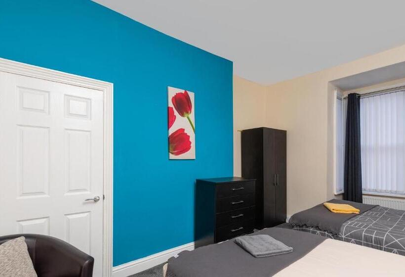 Четырехместный Номер Стандарт, City Centre Large Luxury Rooms Free Parking