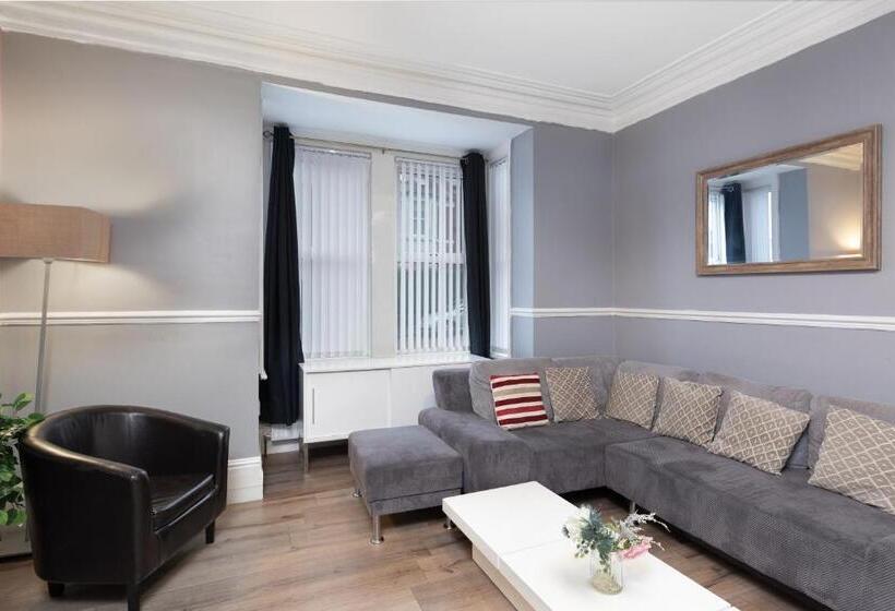 Четырехместный Номер Классик, City Centre Large Luxury Rooms Free Parking
