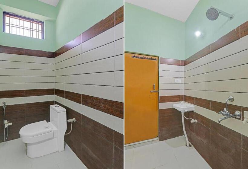 חדר קלאסי לשלושה, Flagship Hotel Ashirwad