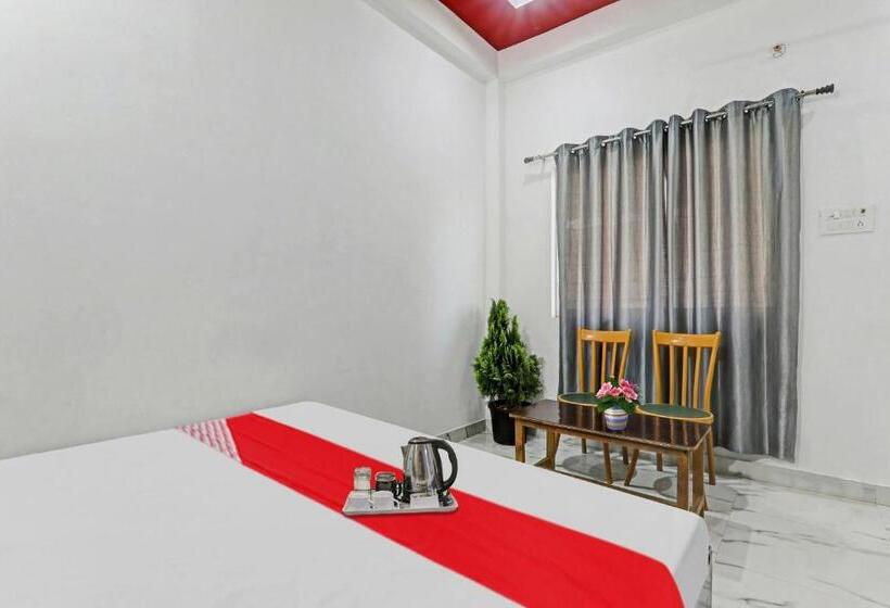 חדר קלאסי לשלושה, Flagship Hotel Ashirwad