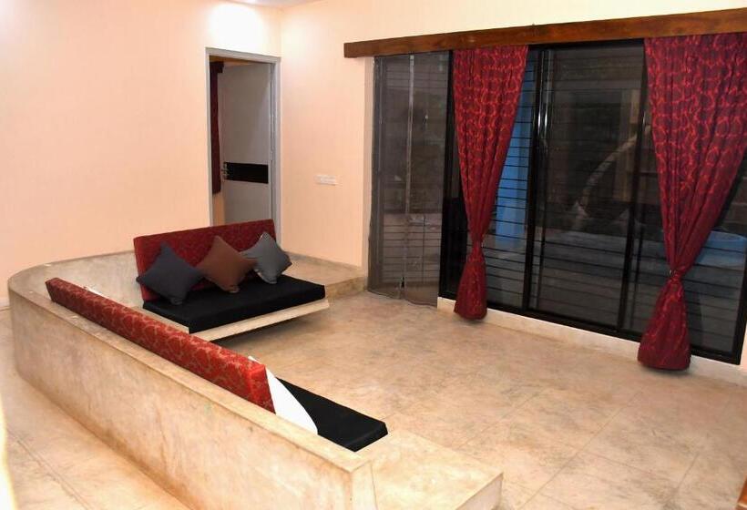 ‫فيلا غرفة نوم واحدة مطلة على الحديقة, The Club House  Swimming Pool That S Better Than The Beach