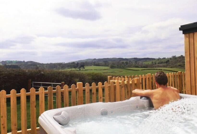Дом 2 Спальни, Castle Pren Lodges