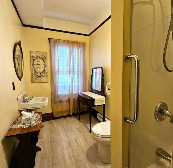 سوئیت 2 خوابه, Royal Hotel Sydney