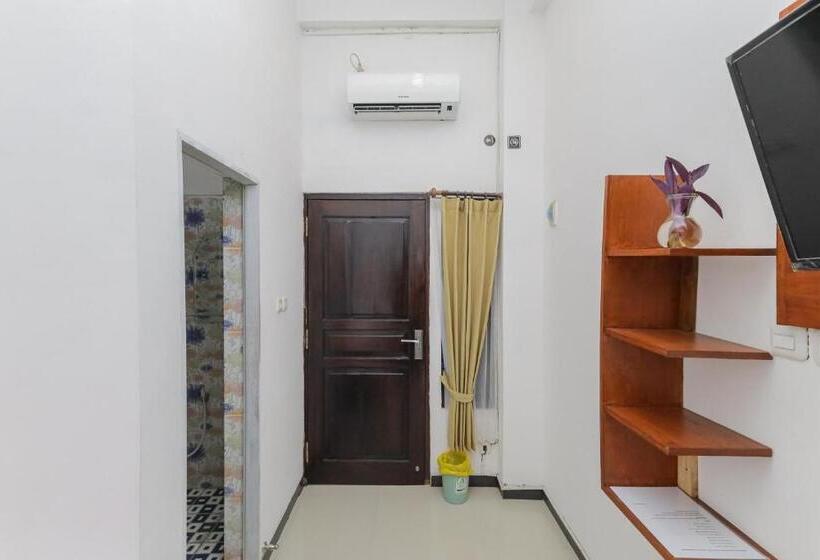 اتاق استاندارد, Reddoorz Syariah Near Universitas Jember