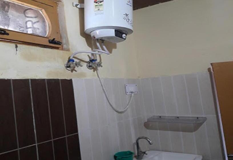 디럭스 룸 킹사이즈 침대, Sadbhavana Resort, Pithoragarh