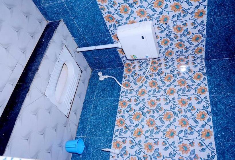 Трехместный Номер Классика, Spot On 70146 Rj Palace