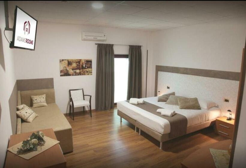 Номер Стандарт, Adams Rooms   Affittacamere