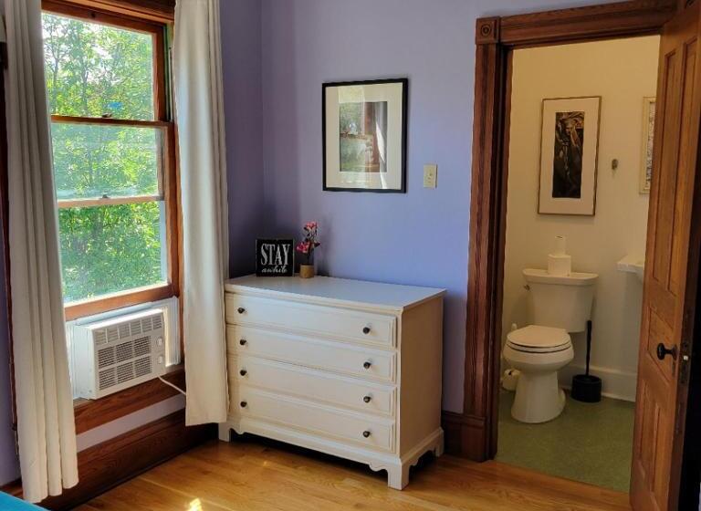 Quarto Standard Casa de Banho Partilhada, Art And Lodging