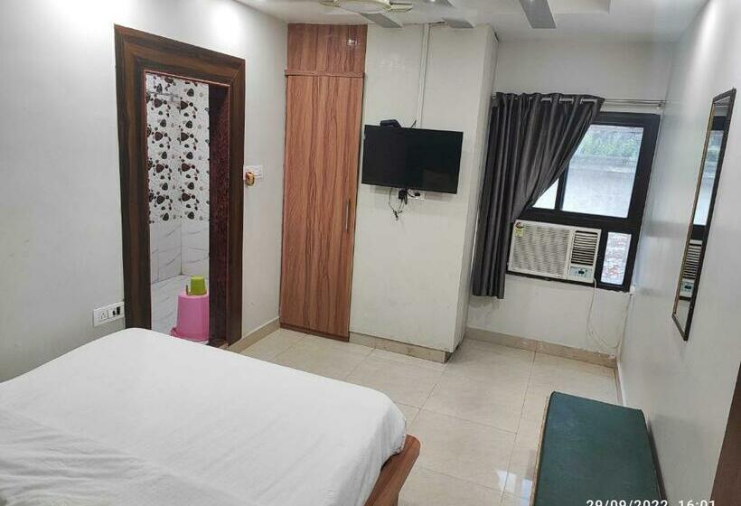Трехместный Номер Классика, Oyo 70116 Vrindavan Resorts