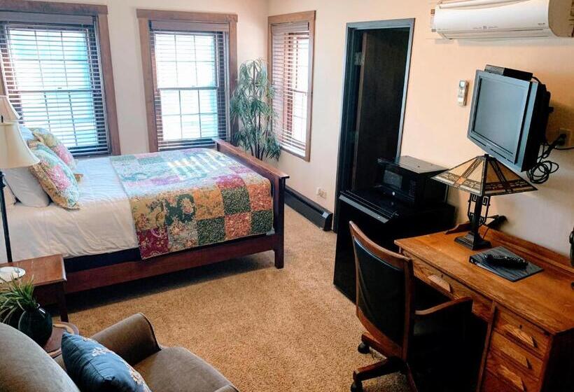 Номер Deluxe, Iowa House Historic Inn