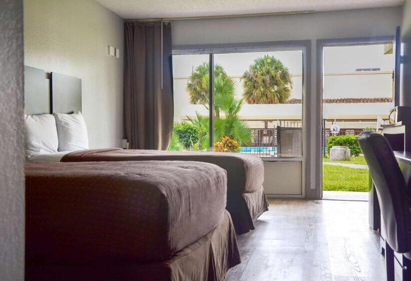 ２ダブルベッドのスタンダードルーム, Rodeway Inn Sun City Center