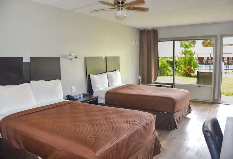 스탠다드 룸 더블 침대 2개, Rodeway Inn Sun City Center