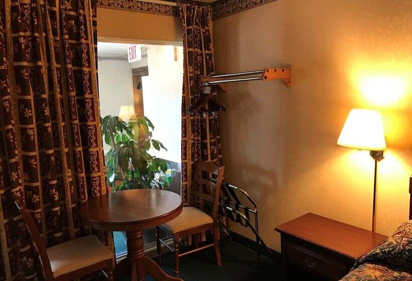 패밀리 룸, Value Inn East Stroudsburg