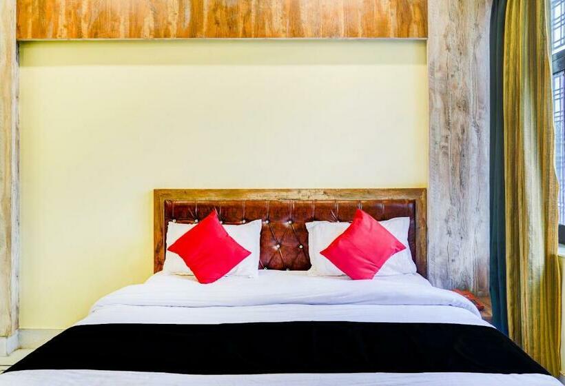 带景观的三人标准房间, Capital O 66972 Sangam Hotel And Resort
