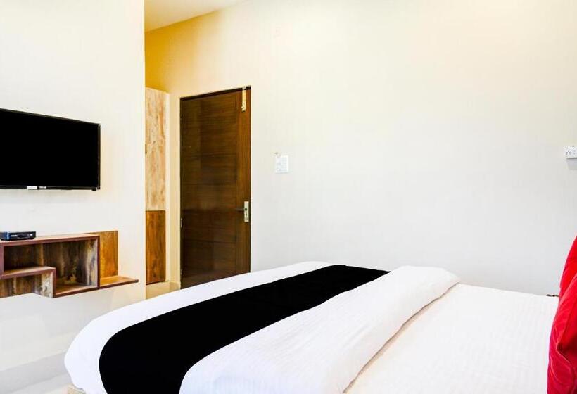 带景观的三人标准房间, Capital O 66972 Sangam Hotel And Resort