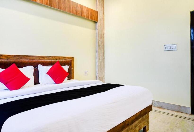 带景观的三人标准房间, Capital O 66972 Sangam Hotel And Resort