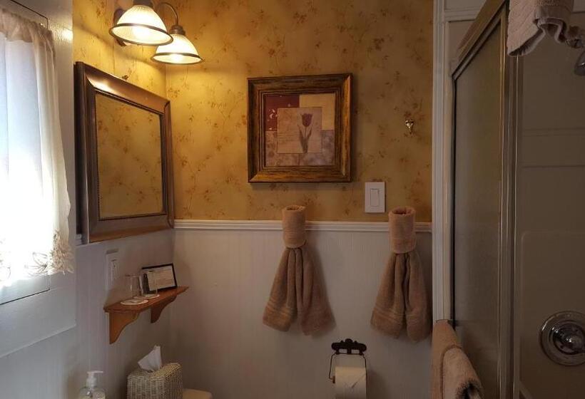 キングサイズベッドのデラックスルーム, Hummingbird Inn
