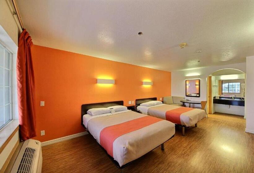 Номер Стандарт, Motel 6edinburg, Tx