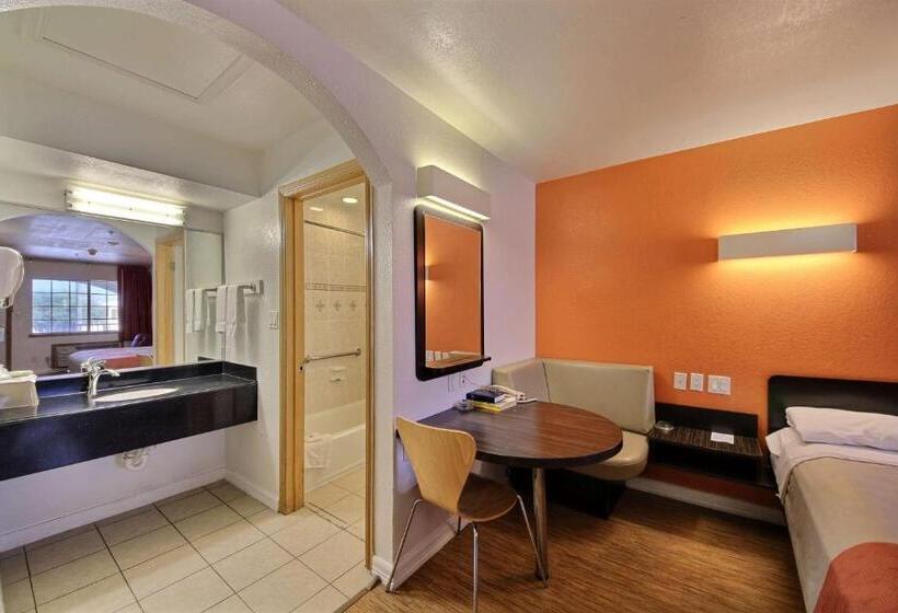 Номер Deluxe Кровать Кинг, Motel 6edinburg, Tx