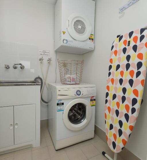 2 Bedroom Apartment with Views, Sevan Apartments Forster