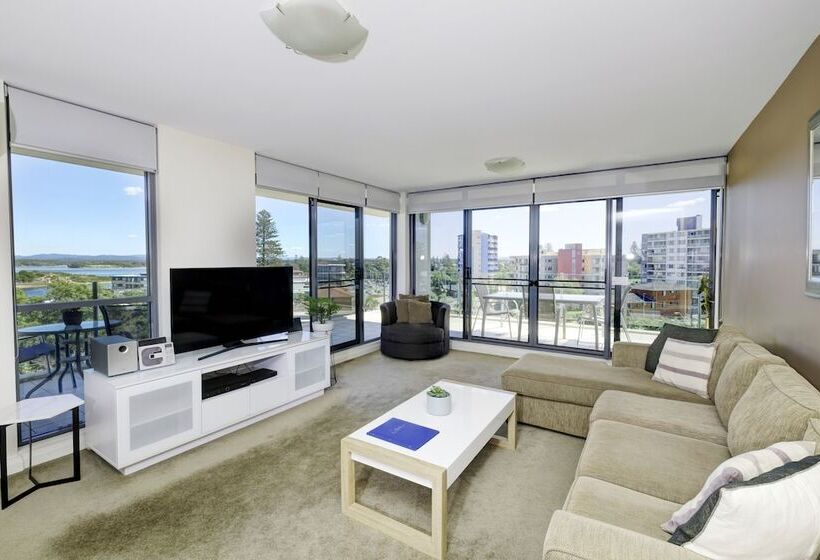 2 Bedroom Apartment with Views, Sevan Apartments Forster