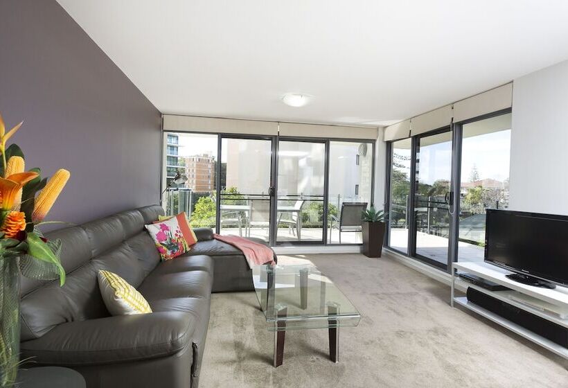 2 Bedroom Apartment with Views, Sevan Apartments Forster