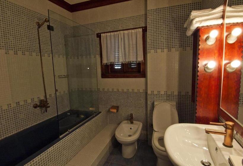 اتاق استاندارد یک نفره, Restaurant Bujtina E Gjelit