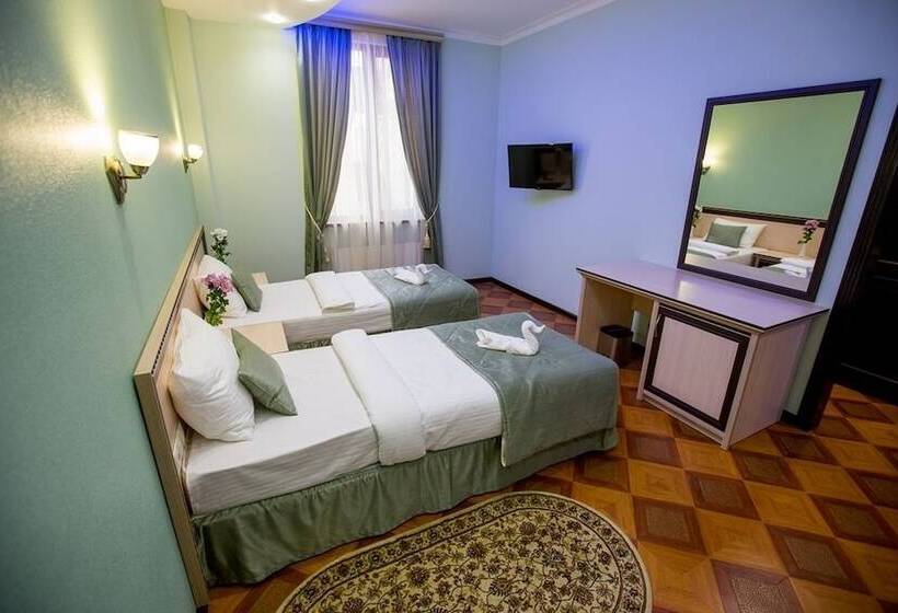 Номер Стандарт, Shine House