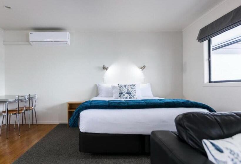 استودیوی استاندارد, Drovers Motor Inn