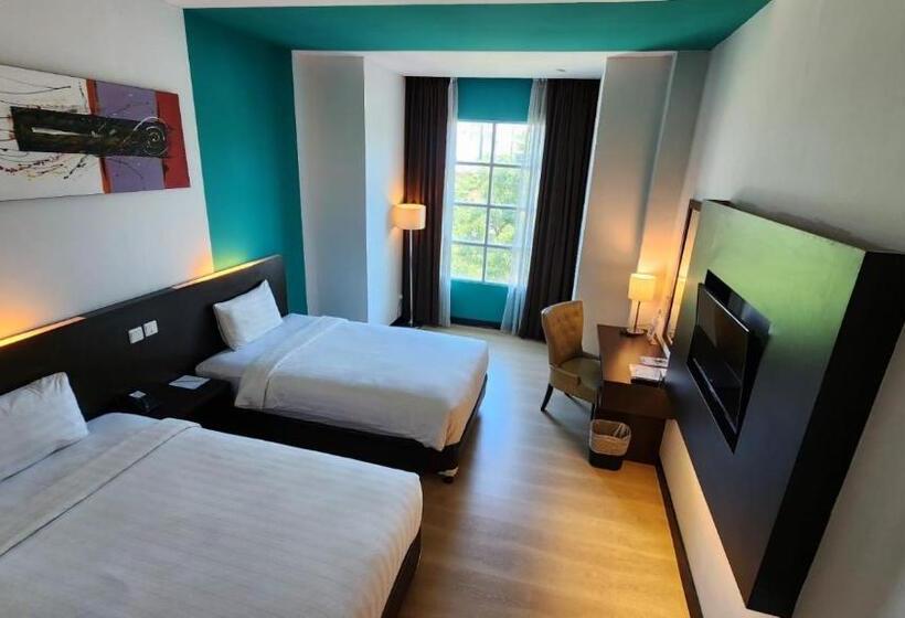 اتاق لوکس با چشم‌انداز باغ, King S Hotel Nagoya Batam