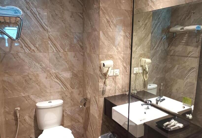 اتاق لوکس با تخت بزرگ, King S Hotel Nagoya Batam