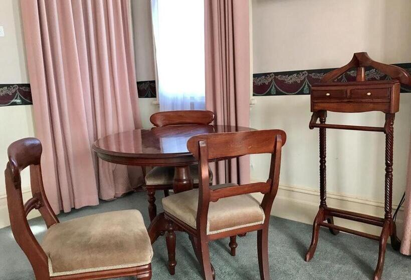 带大床的套房, The Hotel Shamrock