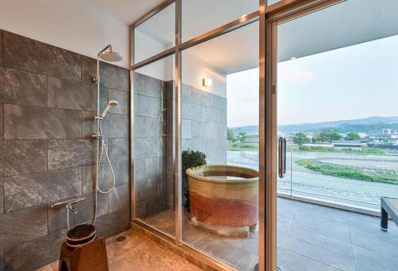 Люкс Вид на Реку, Nabeyahonkan Ryokan