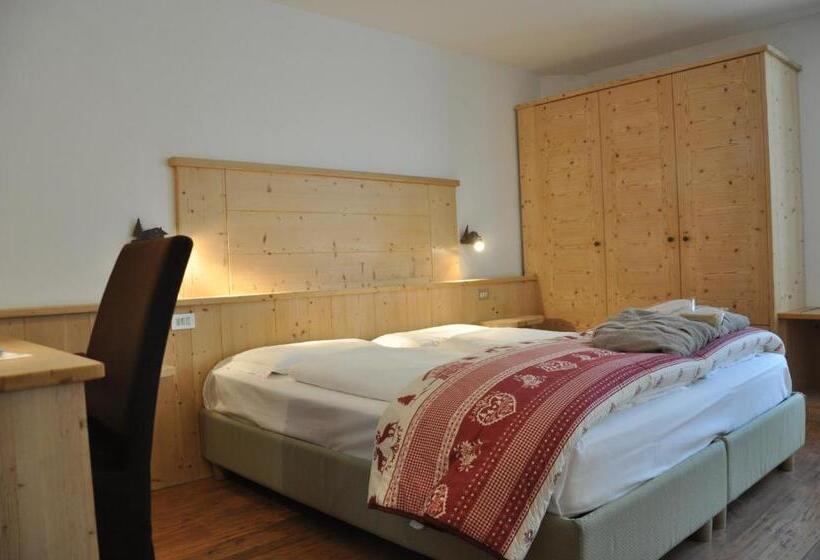 Четырехместный Номер Стандарт, Alpenlife Hotel Someda
