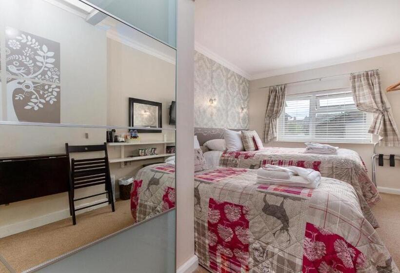 Номер Стандарт Трехместный, Cambridge House Room Only Accommodation For Adults