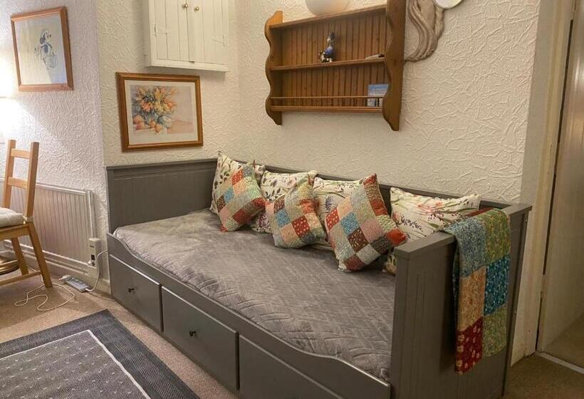 Люкс, Cambridge House Room Only Accommodation For Adults