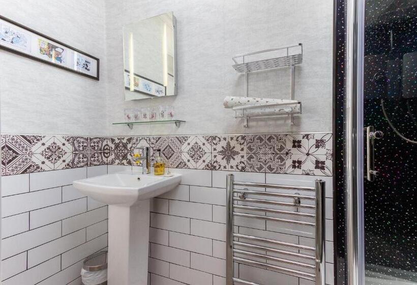 Трехместный Номер Классика, Cambridge House Room Only Accommodation For Adults