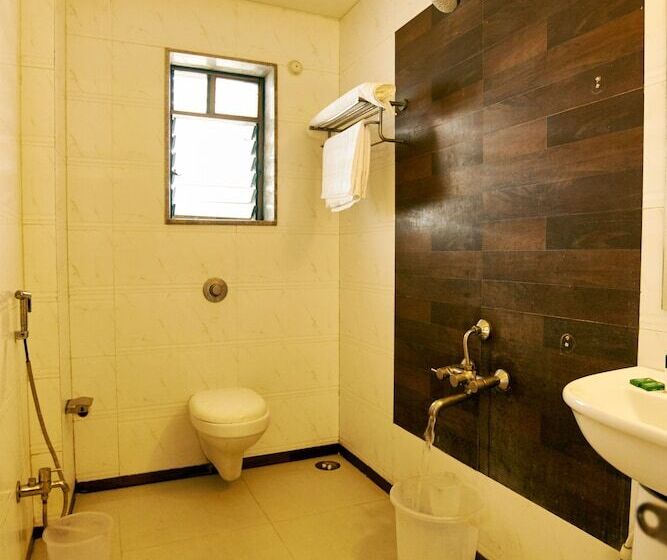 Номер Deluxe, Ganpati Palace Shirdi Newly Renovated