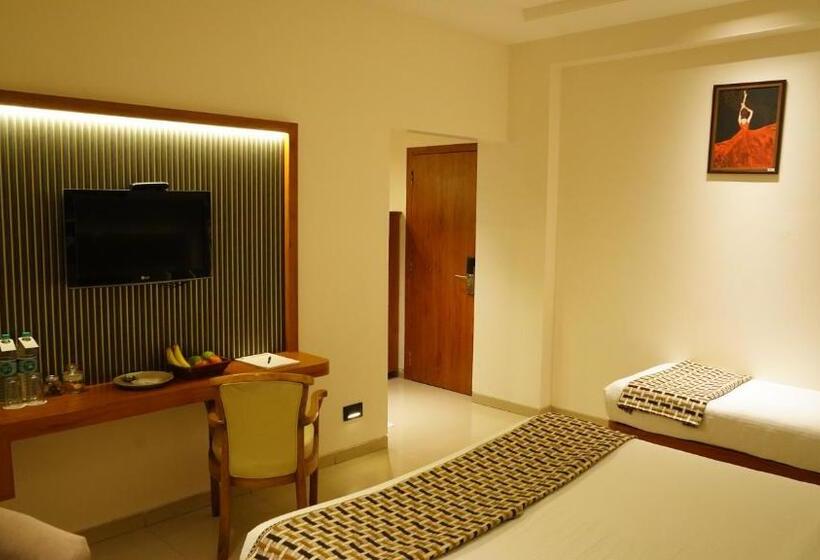 Номер Стандарт Трехместный, Ganpati Palace Shirdi Newly Renovated
