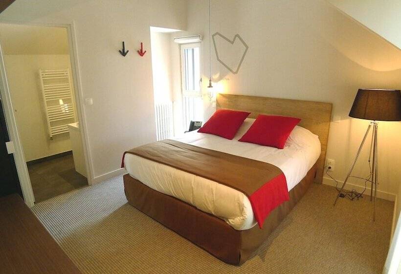 Quarto Estandar Interior, Ar Iniz