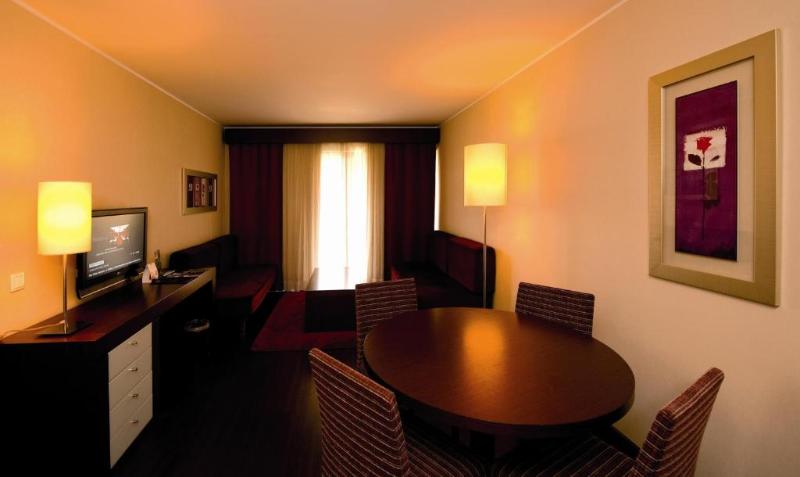 اتاق پرمیوم, Roseate House New Delhi