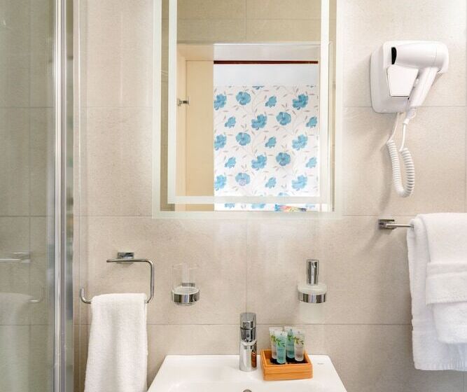 Номер Стандарт, Torland Seafront Hotel   Free Parking, Wi Fi, All Rooms En Suite