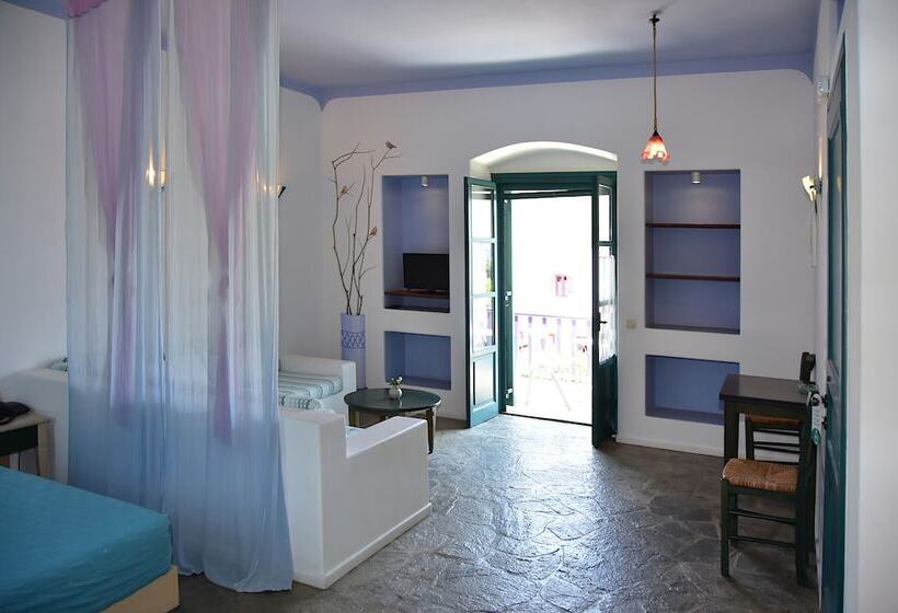 Standard Studio, Nefeli