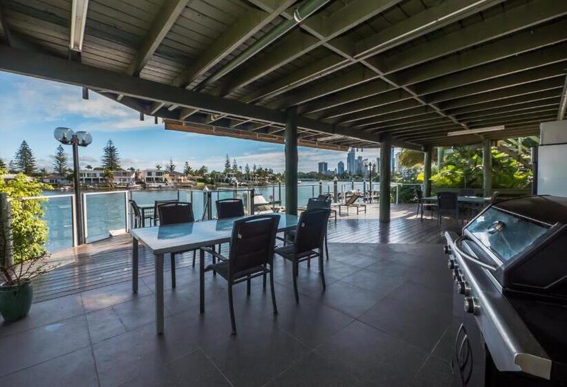 2 Bedrooms Apartment City View, Surfers Hawaiian Holiday Apartments