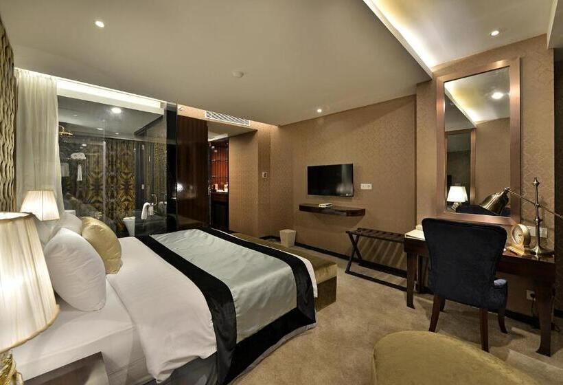 Номер Deluxe Кровать Кинг, Amaroossa Grande Bekasi