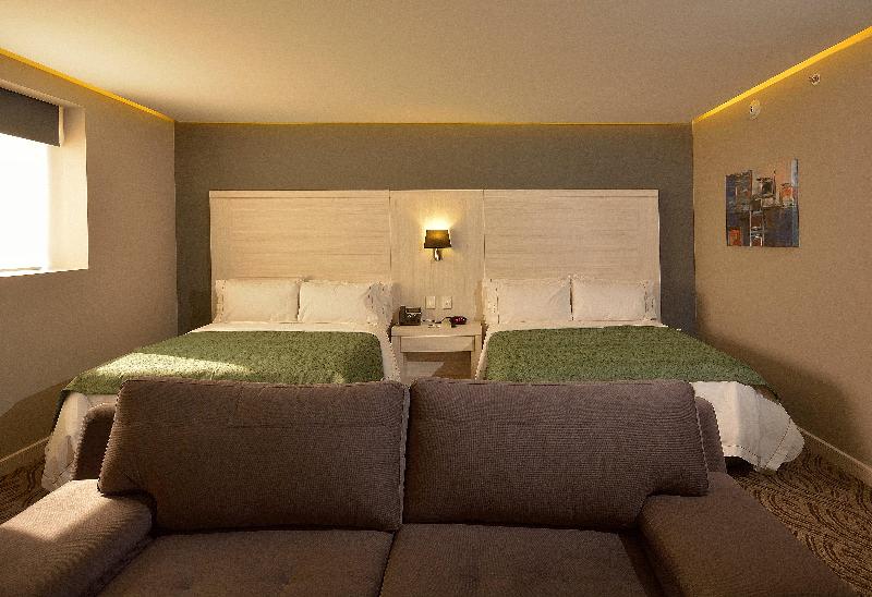 מיטת קינג בסוויטה, Holiday Inn Express Pachuca, An Ihg