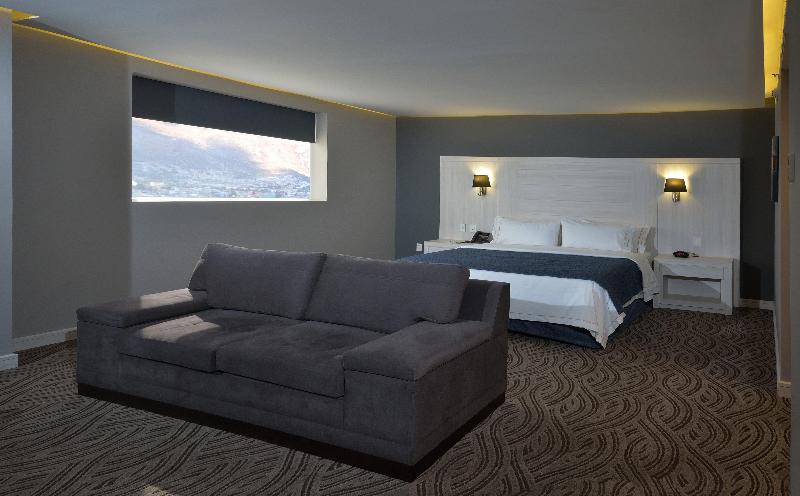 キングサイズベッドのスイートルーム, Holiday Inn Express Pachuca, An Ihg